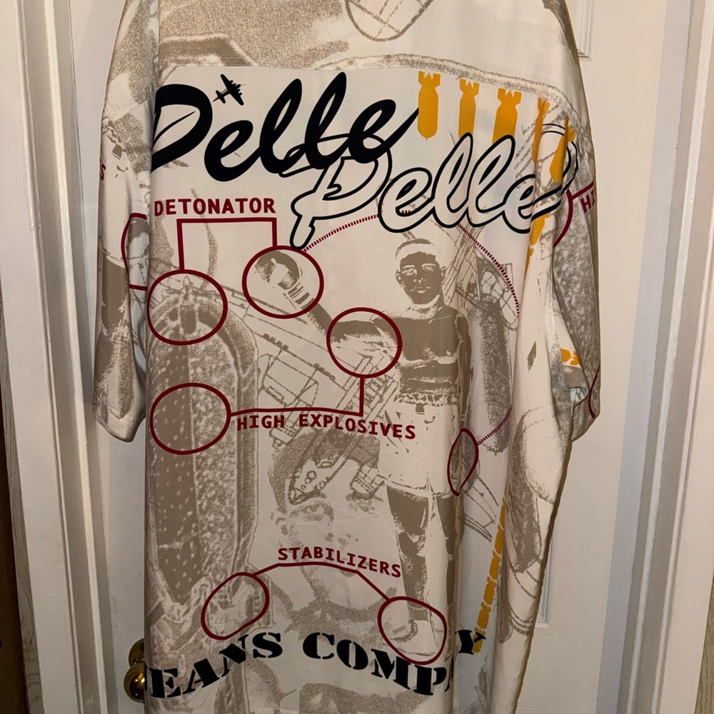 Pelle Pelle Men's Hawaiin style - Cream and Red Graphic